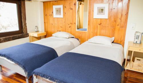 Standard Twin Room with Shared Bathroom