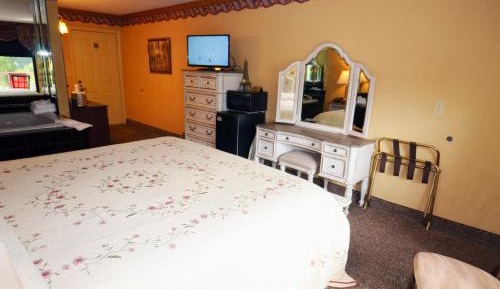 Deluxe King Room with Spa Bath