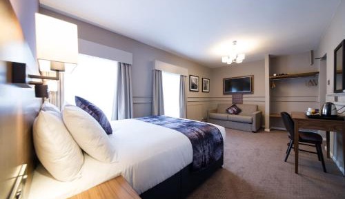 Family Room (2 Adults + 2 Children)