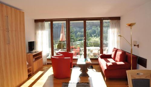 Apartment with Mountain View