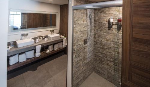 Executive Twin Suite