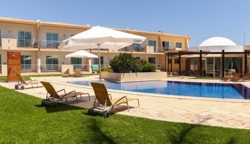 Two-Bedroom Apartment with Pool View - Ground Floor