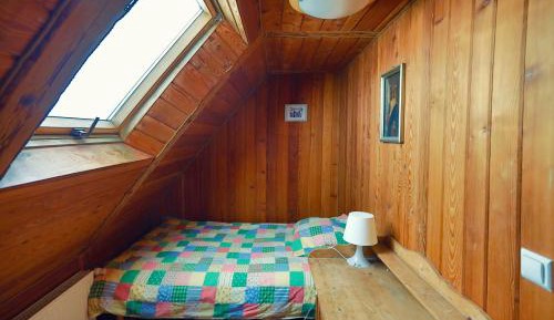 Single Room with Shared Shower and Toilet