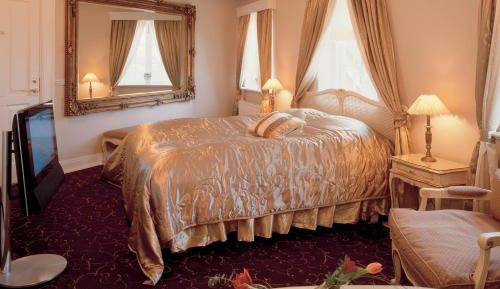 Junior Suite with Spa Bath