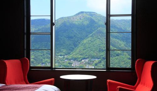Japanese-Western Style Room with Open-Air Bath