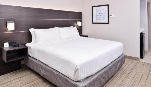 King Room - Hearing Accessible