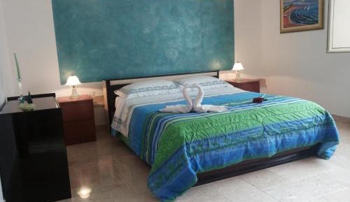 Apartment with Garden View