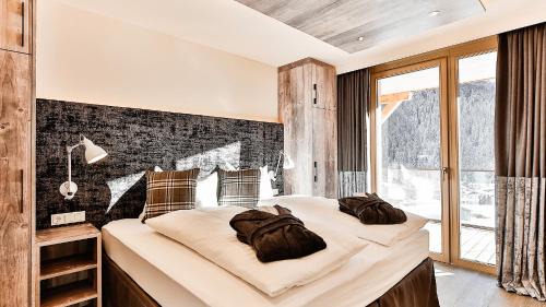 Deluxe Two-Bedroom Apartment