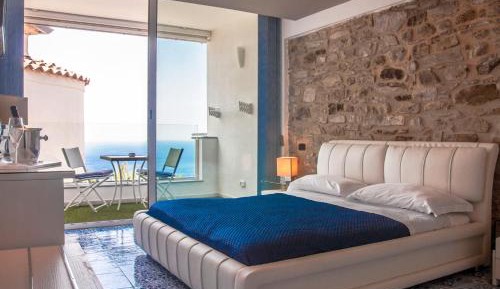 Junior Suite with Balcony and Sea View