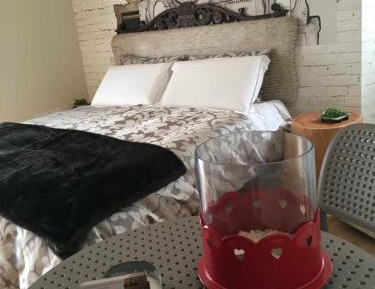 Deluxe Room (2 Adults + 1 Child)