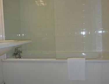 Twin Room with Bath