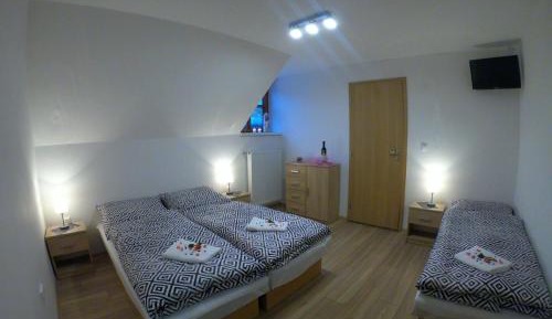 Triple Room with Private Bathroom