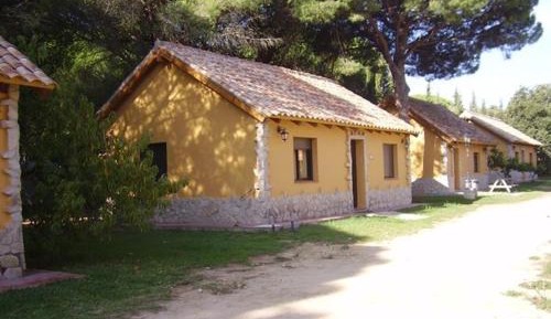 Bungalow (2 Adults)