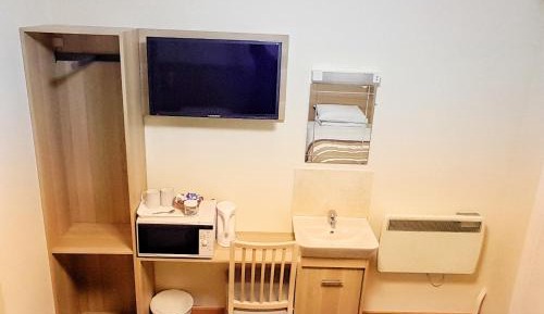 Superior Twin Room with Shared Bathroom
