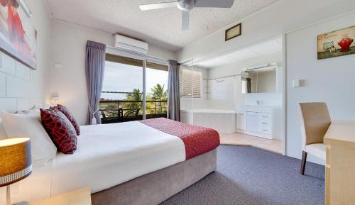 Queen Room with Spa Bath