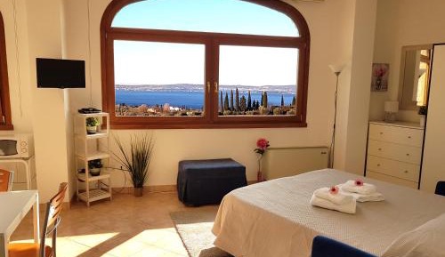 Studio with Lake View