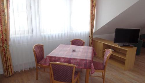 Apartment with Shower