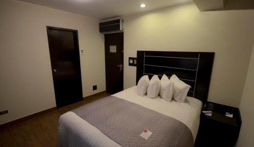 Standard Queen Room