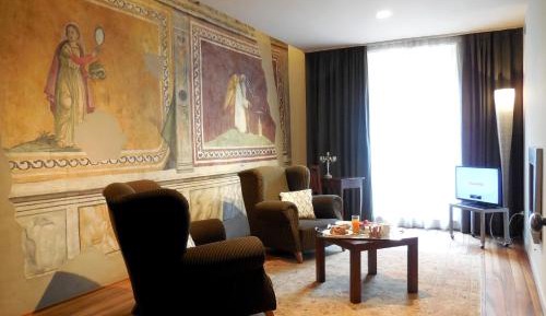 Art Room Suite
