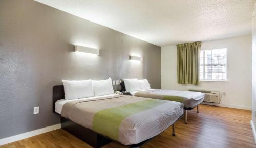 Deluxe Queen Room with Two Queen Beds - Non-Smoking
