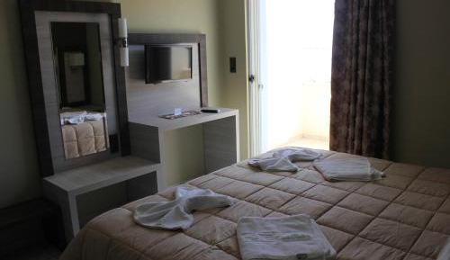 Double or Twin Room with Sea View