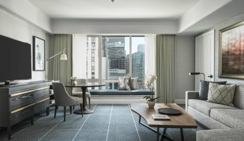 Deluxe One-Bedroom Suite