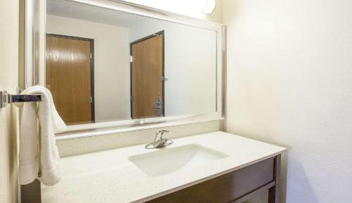 King Studio Suite - Mobility Access/Non-Smoking