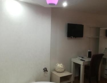 Studio with Spa Bath