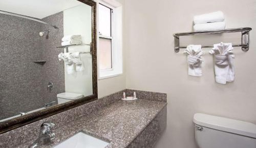 King Room - Disability Access/Smoking