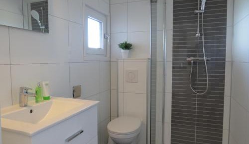 Three Bedroom Chalet - Pavilion 6