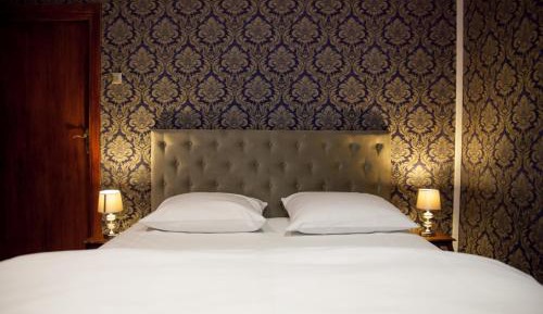 Double Room with King Bed