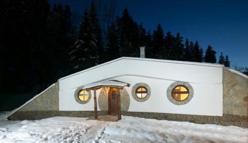 Two-Bedroom House - Hobit