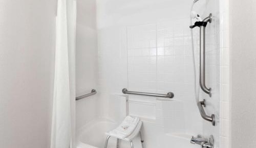 Queen Studio Studio Suite - Disability Access/Non-Smoking