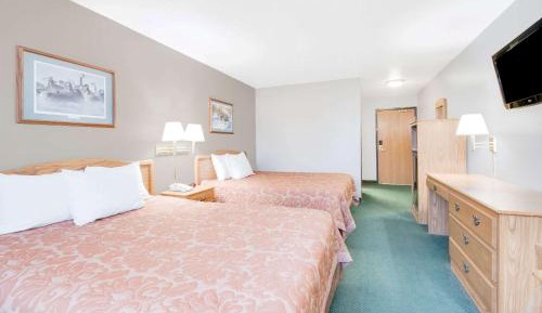 Queen Room with Two Queen Beds - Non-Smoking