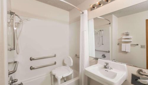 King Room - Disability Access/Non-Smoking
