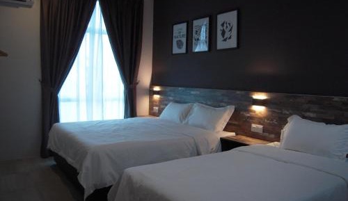 Deluxe Family Suite