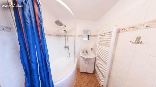 Two-Bedroom Apartment (6 Adults)