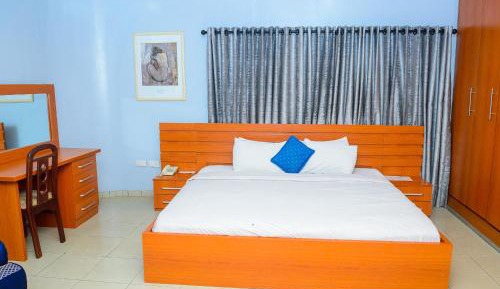 Deluxe Queen Room