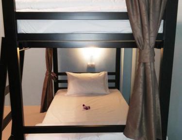 Bunk Bed in Mixed Dormitory Room