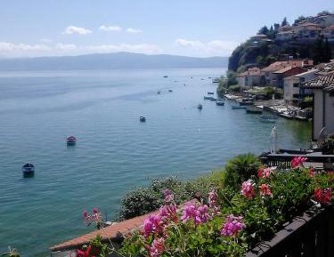 Studio Apartment with Lake View