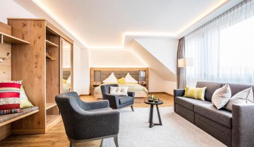 Junior Suite (with Air Conditioning)