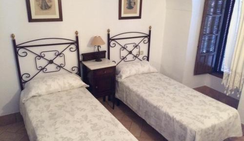 Twin Room with Shared Bathroom