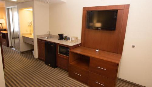 Queen Suite with Two Queen Beds - Accessible/Non-Smoking