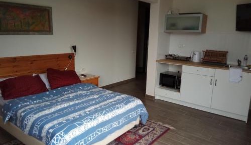 Studio (2 Adults)