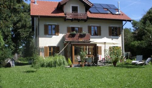 Apartment with Garden View