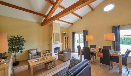 Two-Bedroom House (4 Adults)