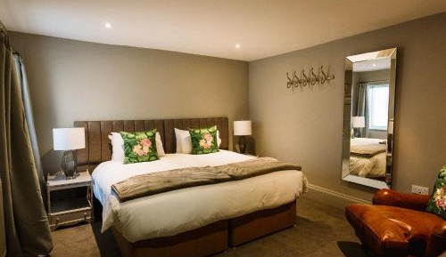 Deluxe Double or Twin Room