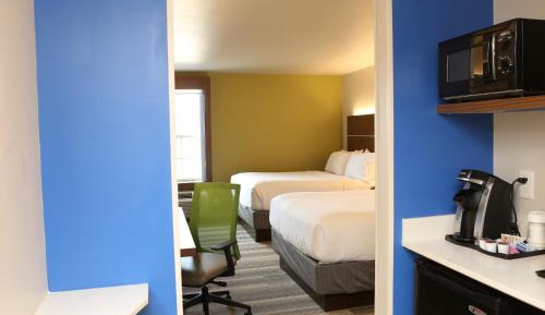 Standard Room with Two Queen Beds