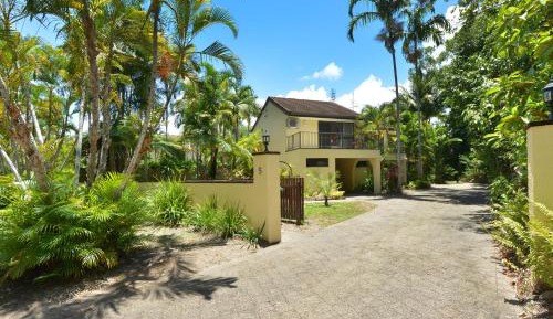 Villa - Beach Front