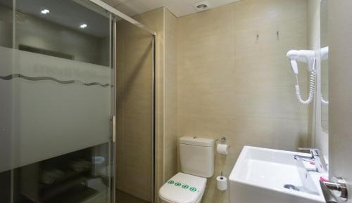 Studio (2 Adults + 1 Child)